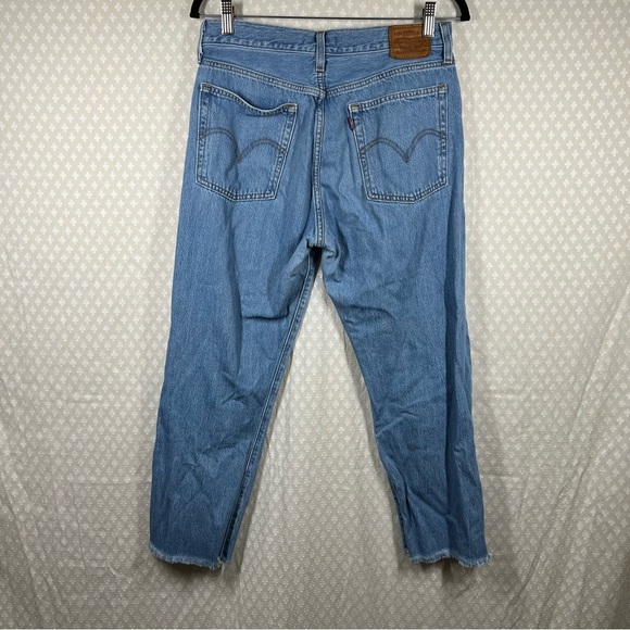 Levi’s Premium Light Wash Wedgie Straight High Rise Jeans - Picture 5 of 7